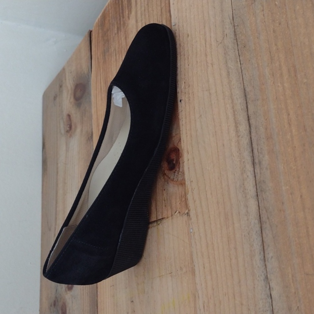 Soft Spots - Elegant Black Women's Wedge Flats